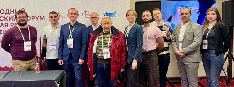 Под руководством главного врача выступили на Форуме по огнестрельным ранам